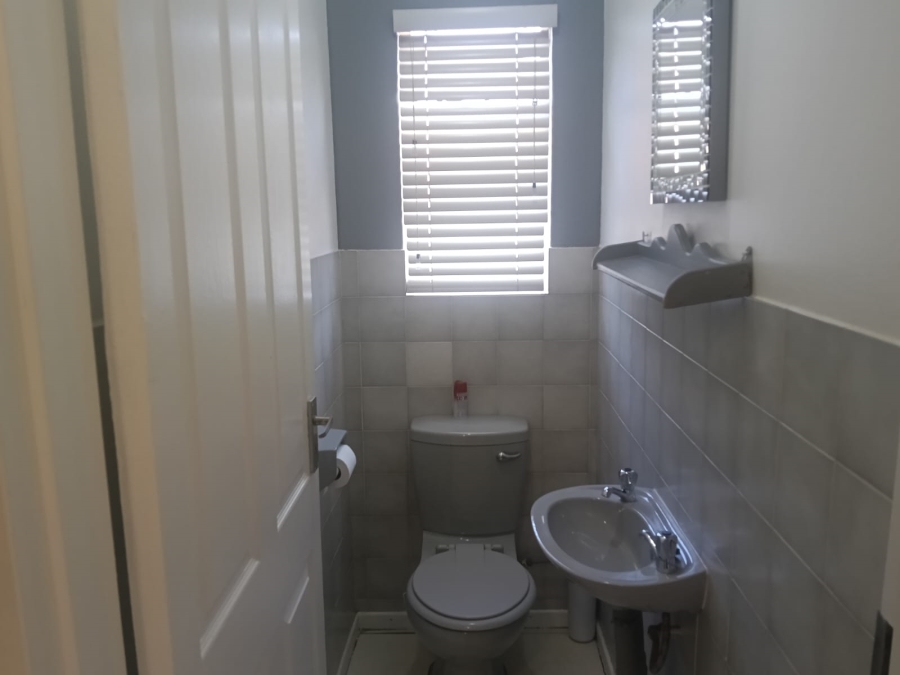 To Let 3 Bedroom Property for Rent in Langenhovenpark Free State